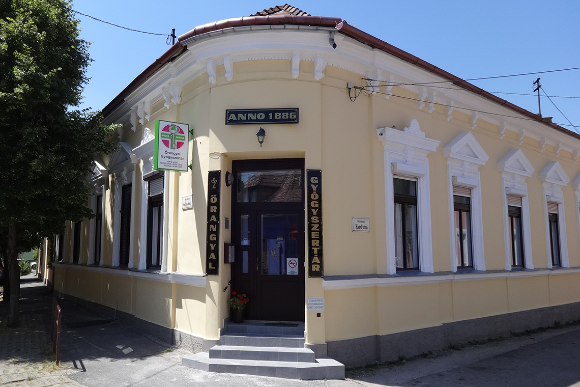 Rólunk